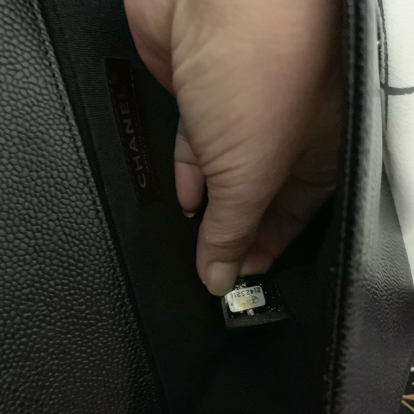 Authentic Chanel medium boy bag. - Picture 7 of 7